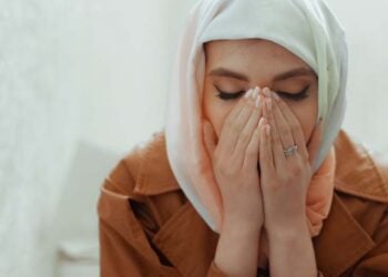 روایتی از یک کشتار جمعی؛ دستم را گرفته بود، اما دیگر سری بر تن نداشت