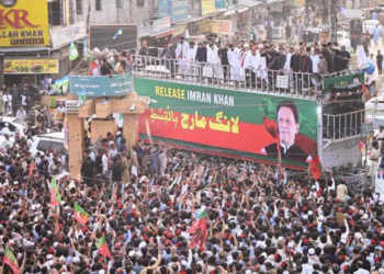 تظاهرات در پاکستان؛ معترضان خواهان آزادی عمران خان و توقف عملیات‌های نظامی هستند