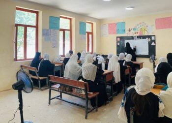سازمان ملل: بیش از ۸۳۳ مکتب و مرکز صحی در افغانستان به برق خورشیدی مجهز شدند