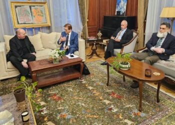 محمد صادق: درباره وضعیت افغانستان با مقام تاجیکستان گفت‌وگو کردیم