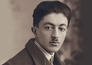 هدایت؛ مردی که به سایه خود می‌نوشت