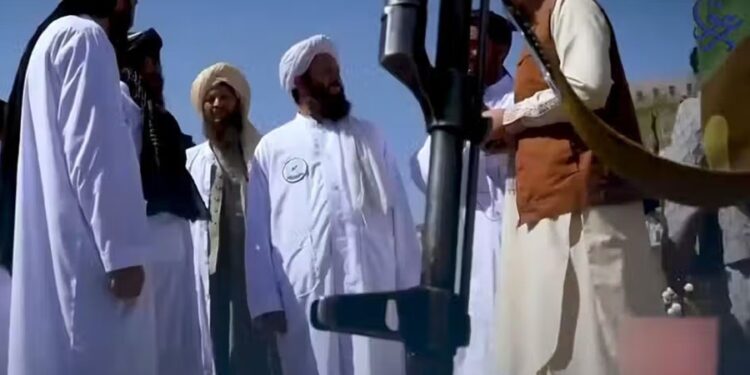 نظارت بر چهره، محدودیت بر اندیشه؛ طالبان چگونه دانشگاه‌ها را از رسالت علمی دور می‌سازند؟