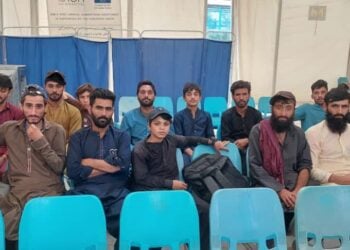 طالبان: ۲۵۲ مهاجر افغان از زندان‌های پاکستان آزاد شدند