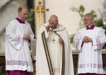 پاپ فرانسیس په غزه کې د سملاسي اوربند او د روسیې او اوکرایین ترمنځ د یرغمل‌شویو د تبادلې غوښتنه کړې