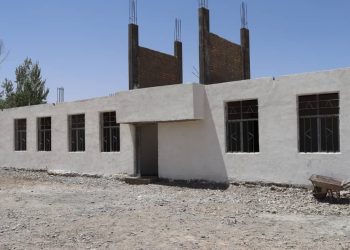 په هرات کې خلکو په خپل لګښت یوه ښوونځي ته ودانۍ جوړه او ګټې اخیستنې ته سپارلې