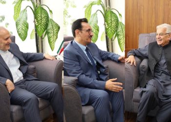 د افغانستان په هکله د پاکستان دفاع وزیر او د تاجکستان سفیر خبرې‌اترې