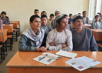 د طالبانو تر سیوري لاندې د عصري زده‌کړو وضعیت؛ ولس: په ټول هلمند کې یو معیاري دولتي ښوونځی نشته