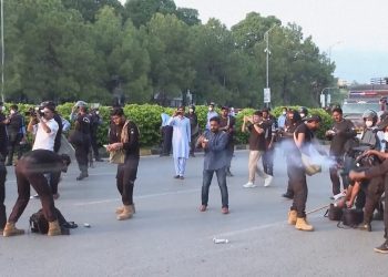 پاکستان کې وروستي تاوتریخجن لاریونونه؛ بلخي: د ولس مشروع غوښتنو پر وړاندې تر ټولو ښه لار مذاکره او تفاهم دی