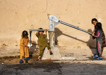 په افغانستان کې د وچکالۍ ناورین؛ په هرات کې د ډېرو لاسي څاه ګانو اوبه وچې شوې دي
