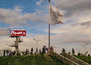 له ډیپلماټیکو امتیازونو ناوړه ګټه اخیستنه او د فساد له افشا کېدو وېره؛ په اروپا کې پنځه استازولۍ له طالبانو سره تعامل لري