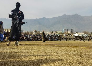 طالبانو په پکتيا کې دوه کسان په دُرو ووهل