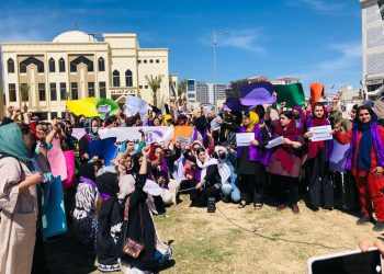 په پاکستان کې مېشت افغانان: افغان نجونې او مېرمنې له سختو محدویتونو سره مخامخې دي
