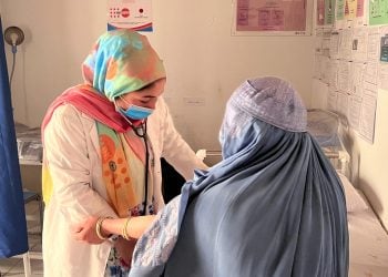 ملګري ملتونه: په افغانستان کې ښځينه کارکوونکې د روغتیايي خدماتو د وړاندې کولو اصلي بنسټ دی