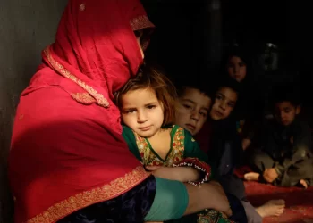 په افغانستان کې د مور ورځ؛ هغه مېندې چې د بېوزلۍ، محرومیت او تاوتریخوالي تر سیوري لاندې ژوند کوي