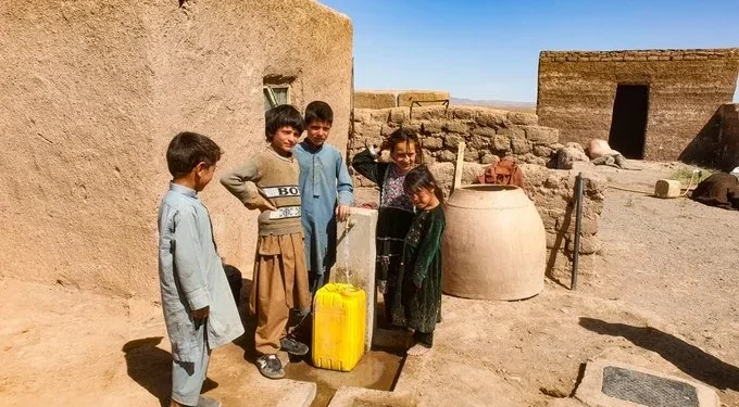 ملګري ملتونه: په هرات کې ۱۰۰ کورنيو د څښاک پاکو اوبو ته لاسرسی موندلی