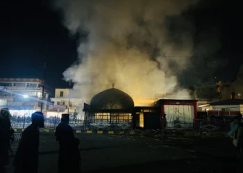 طالبانو د مزارشریف په باختر مارکېټ کې ۱۳۵ دوکانونو د سوځېدو خبر ورکړ